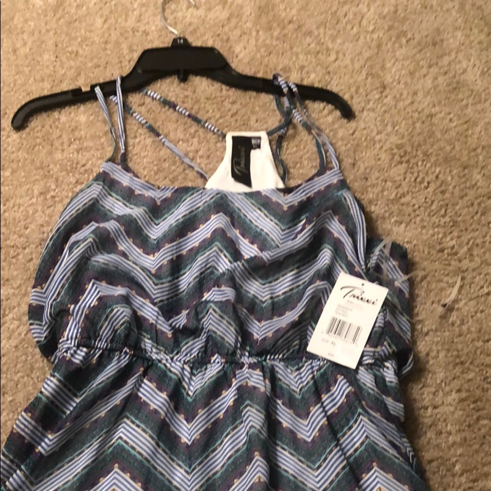Dress - Picture 2 of 4